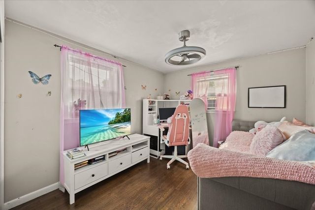 140 Tosca Dr, Brockton, MA 02301