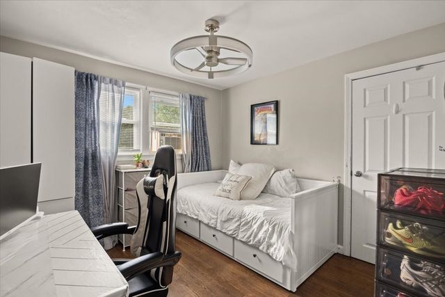 140 Tosca Dr, Brockton, MA 02301