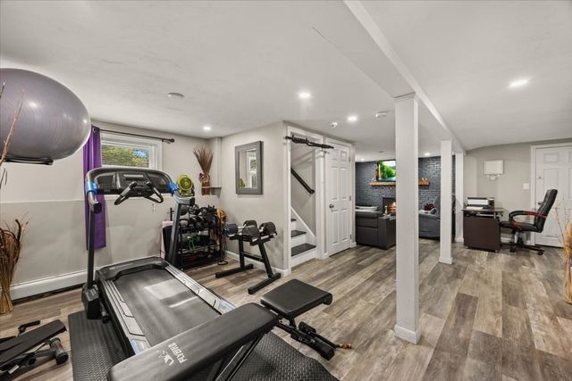 140 Tosca Dr, Brockton, MA 02301