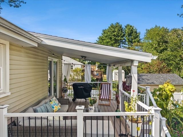 140 Tosca Dr, Brockton, MA 02301
