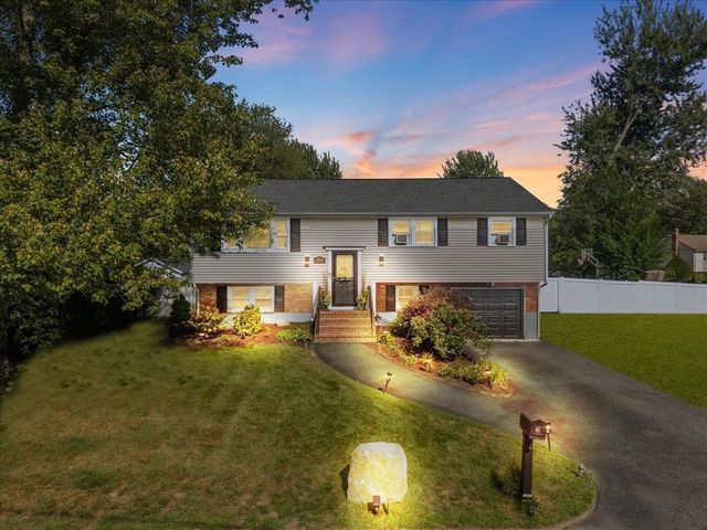 140 Tosca Dr, Brockton, MA 02301