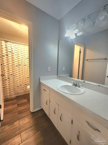 7895 Bay Meadows Dr, Pensacola, FL 32506