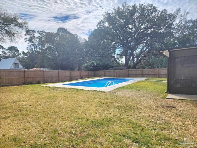 7895 Bay Meadows Dr, Pensacola, FL 32506