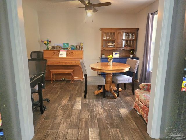 7895 Bay Meadows Dr, Pensacola, FL 32506
