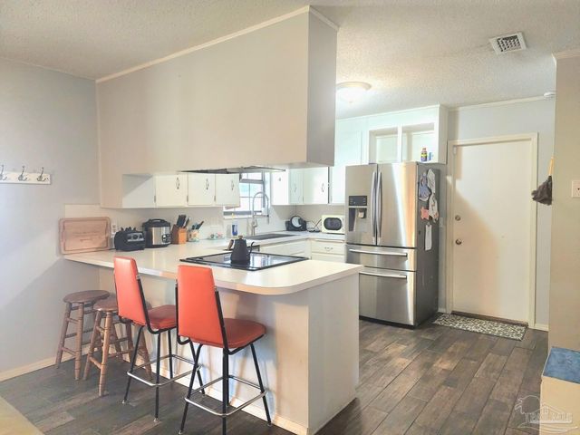 7895 Bay Meadows Dr, Pensacola, FL 32506
