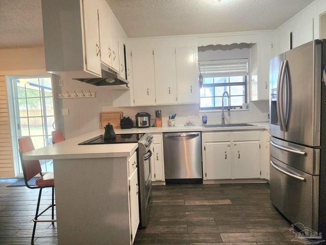 7895 Bay Meadows Dr, Pensacola, FL 32506