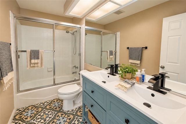 740 S Crown Pointe, Anaheim, CA 92807