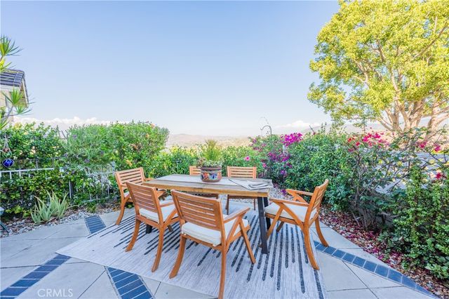 740 S Crown Pointe, Anaheim, CA 92807