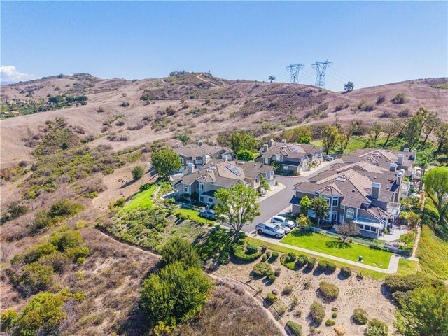 740 S Crown Pointe, Anaheim, CA 92807