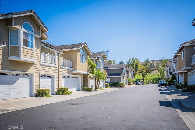 740 S Crown Pointe, Anaheim, CA 92807