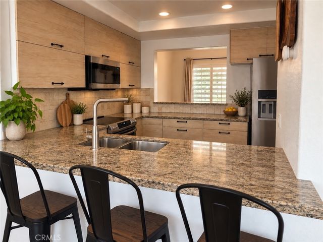740 S Crown Pointe, Anaheim, CA 92807