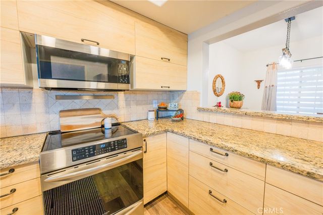 740 S Crown Pointe, Anaheim, CA 92807