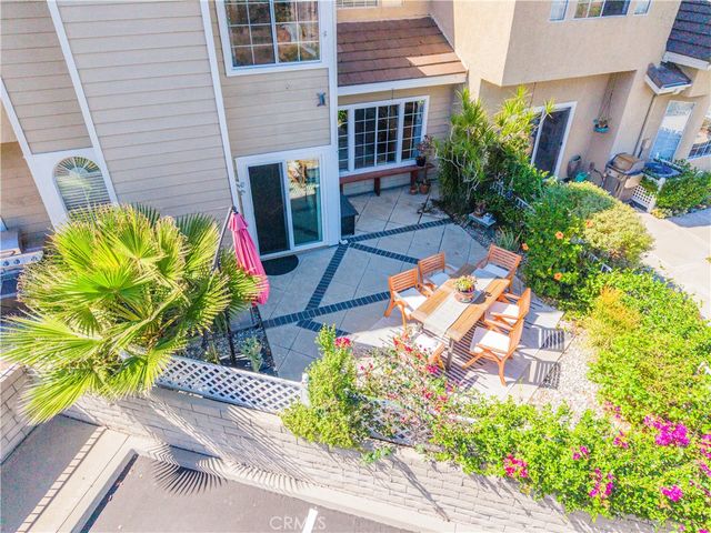 740 S Crown Pointe, Anaheim, CA 92807