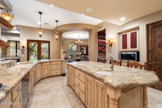 10471 E White Feather Lane, Scottsdale, AZ 85262