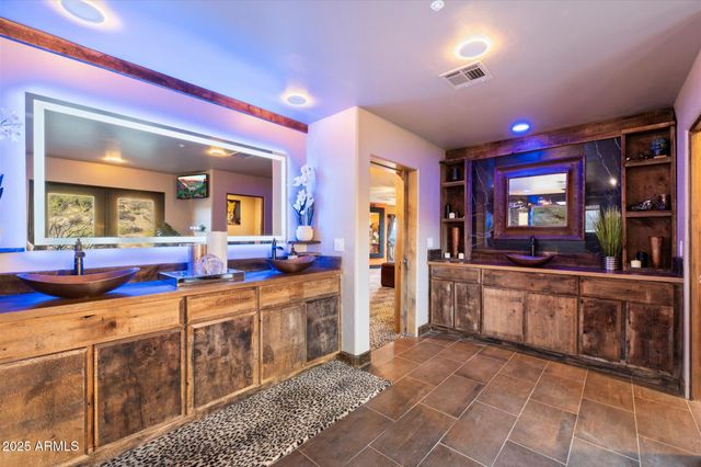 10471 E White Feather Lane, Scottsdale, AZ 85262