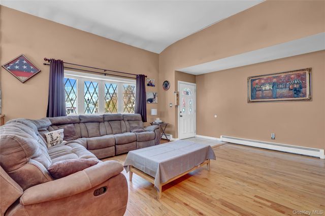 43 Westchester Avenue, West Babylon, NY 11704