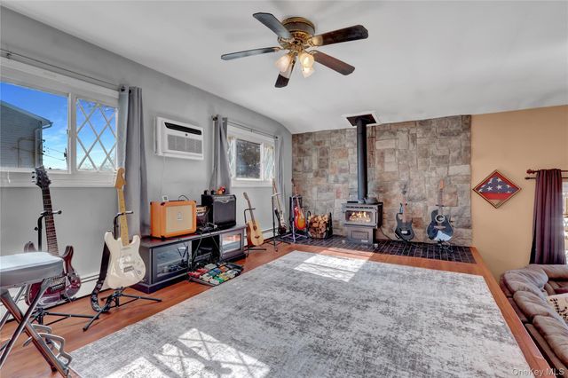 43 Westchester Avenue, West Babylon, NY 11704