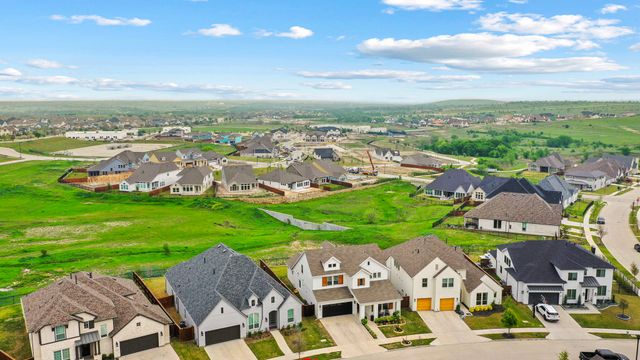 2325 Offerande Drive, Fort Worth, TX 76008