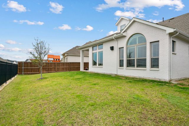 2325 Offerande Drive, Fort Worth, TX 76008