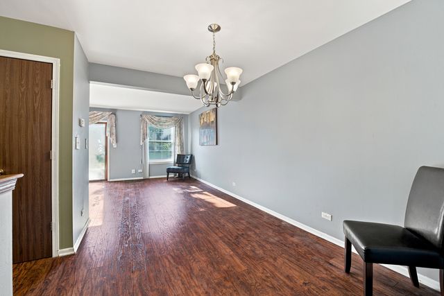 875 N Tamarac Boulevard, Addison, IL 60101