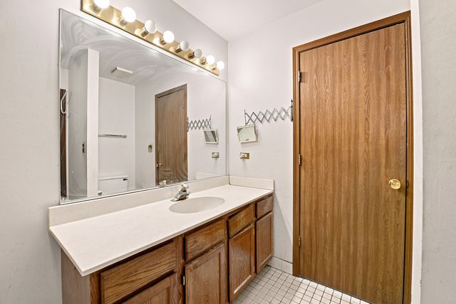 875 N Tamarac Boulevard, Addison, IL 60101