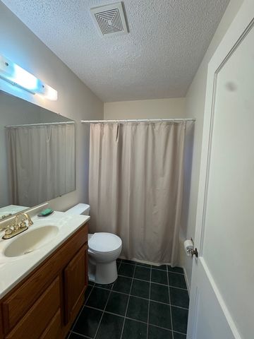 2652 Whitewood Avenue, Davenport, IA 52802