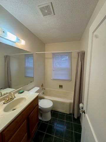 2652 Whitewood Avenue, Davenport, IA 52802