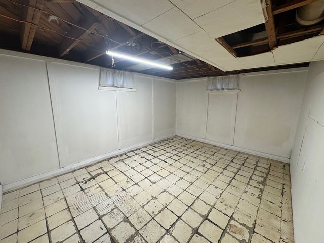 2652 Whitewood Avenue, Davenport, IA 52802