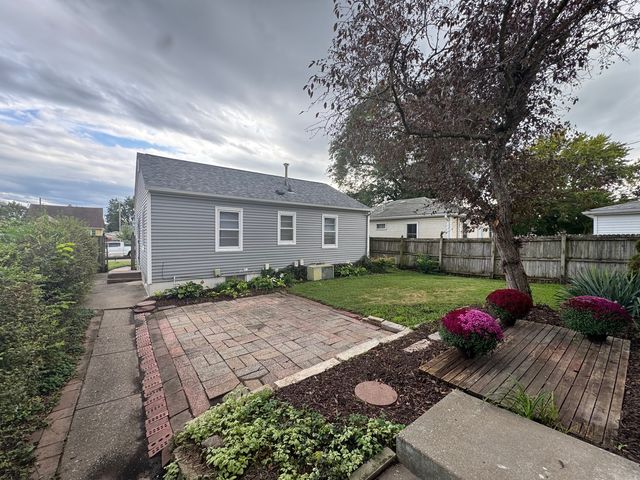 2652 Whitewood Avenue, Davenport, IA 52802