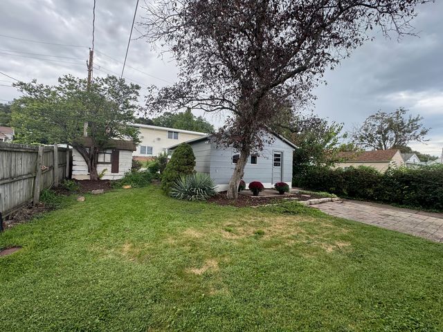 2652 Whitewood Avenue, Davenport, IA 52802