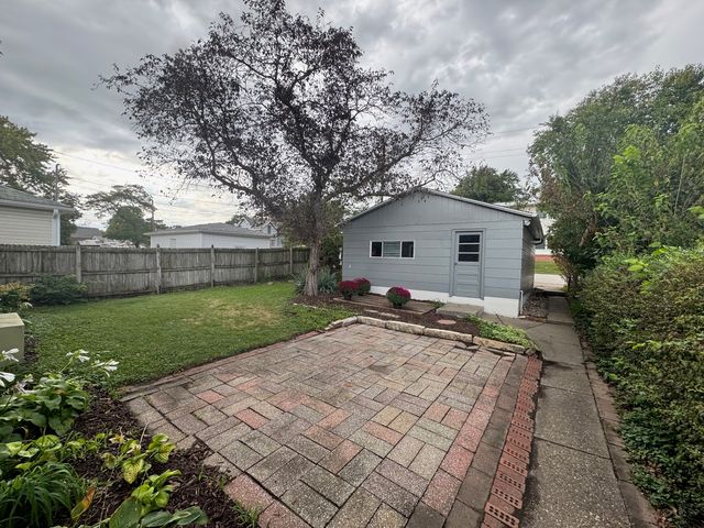 2652 Whitewood Avenue, Davenport, IA 52802