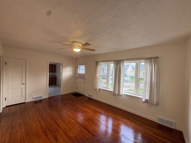 2652 Whitewood Avenue, Davenport, IA 52802