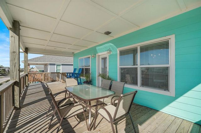4211 Navarro Drive, Galveston, TX 77554