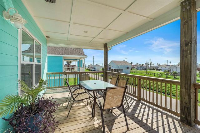 4211 Navarro Drive, Galveston, TX 77554
