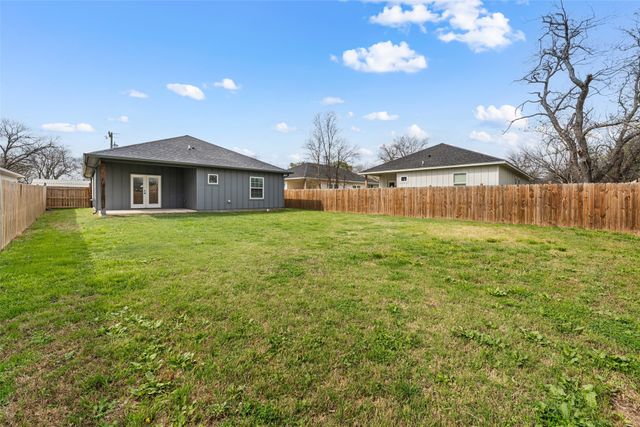 501 Avenue A, Moody, TX 76557