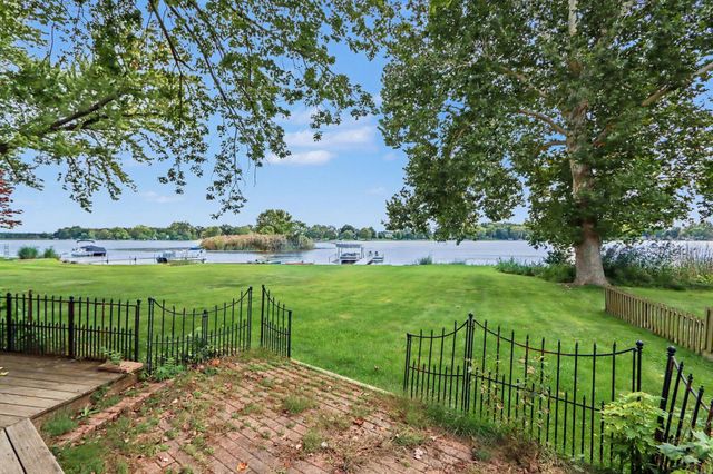 8153 W Long Lake Drive, Pavilion Twp, MI 49048