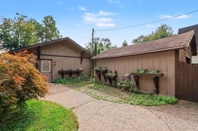8153 W Long Lake Drive, Pavilion Twp, MI 49048