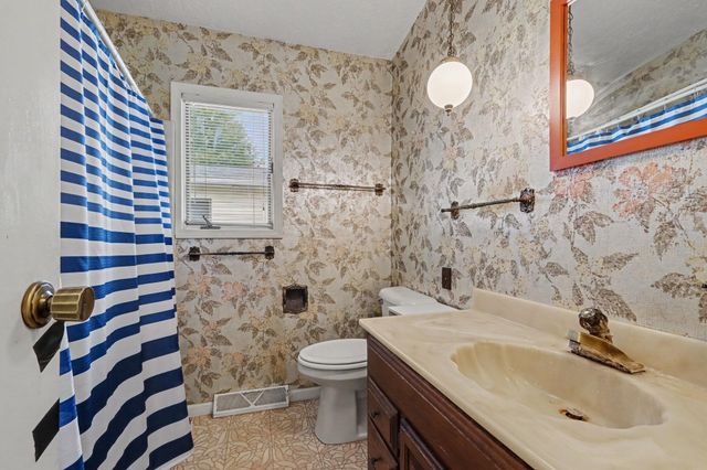 8153 W Long Lake Drive, Pavilion Twp, MI 49048