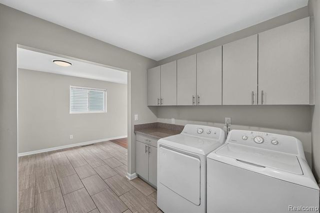 21910 Eastwood Street, Oak Park, MI 48237