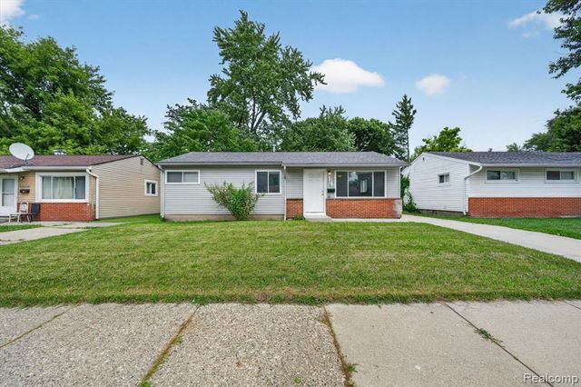 21910 Eastwood Street, Oak Park, MI 48237