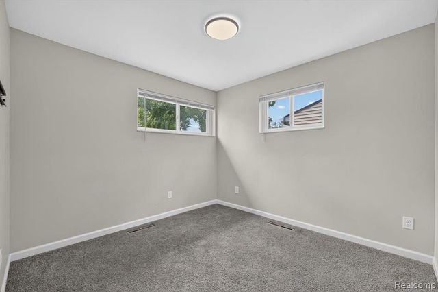 21910 Eastwood Street, Oak Park, MI 48237