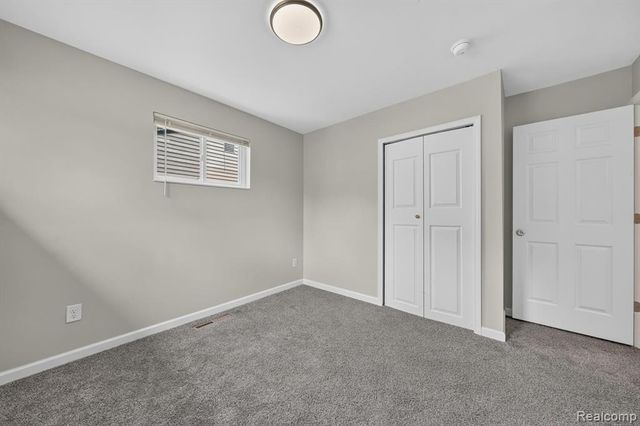 21910 Eastwood Street, Oak Park, MI 48237