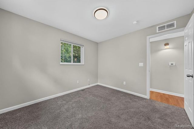 21910 Eastwood Street, Oak Park, MI 48237