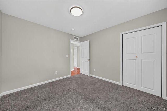 21910 Eastwood Street, Oak Park, MI 48237