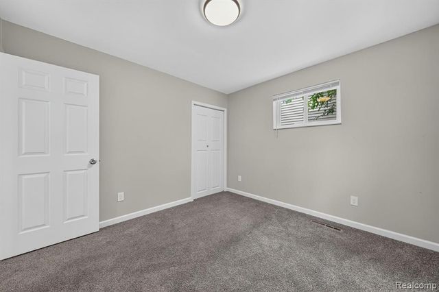 21910 Eastwood Street, Oak Park, MI 48237