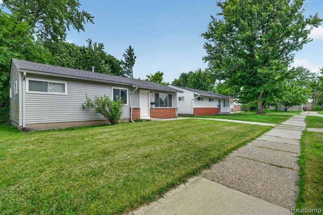 21910 Eastwood Street, Oak Park, MI 48237