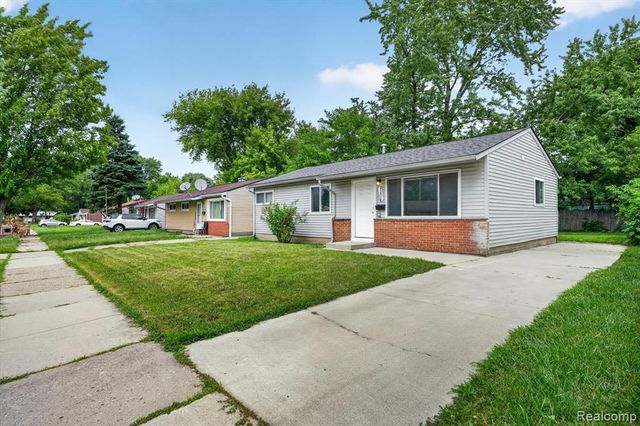 21910 Eastwood Street, Oak Park, MI 48237