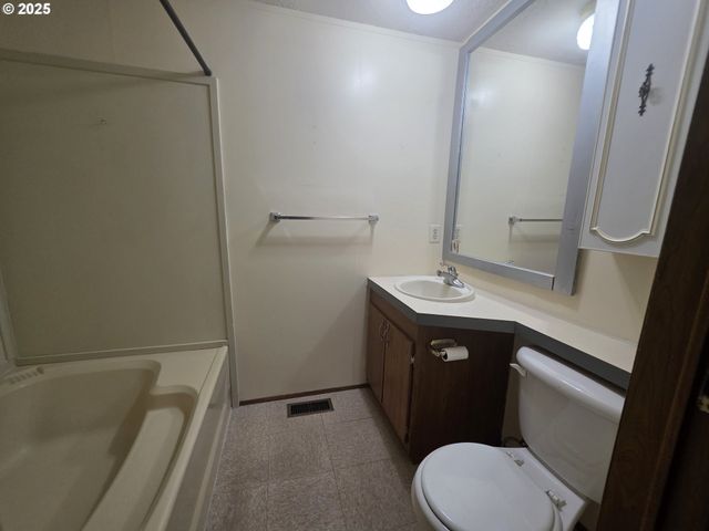 1506 PIONEER Cir, Forest Grove, OR 97116