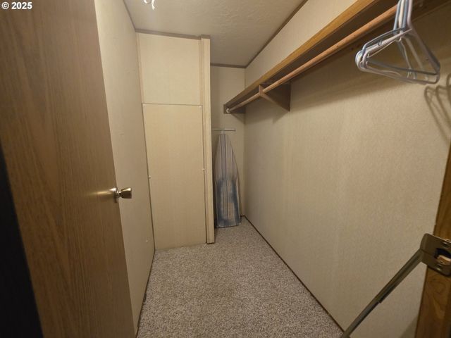 1506 PIONEER Cir, Forest Grove, OR 97116