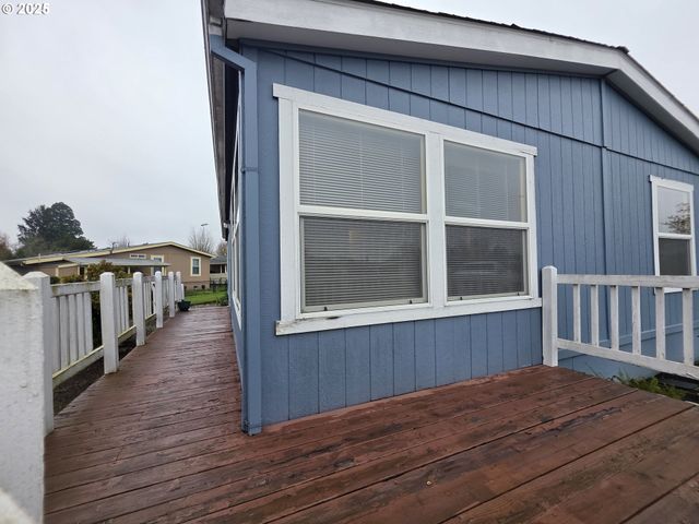 1506 PIONEER Cir, Forest Grove, OR 97116